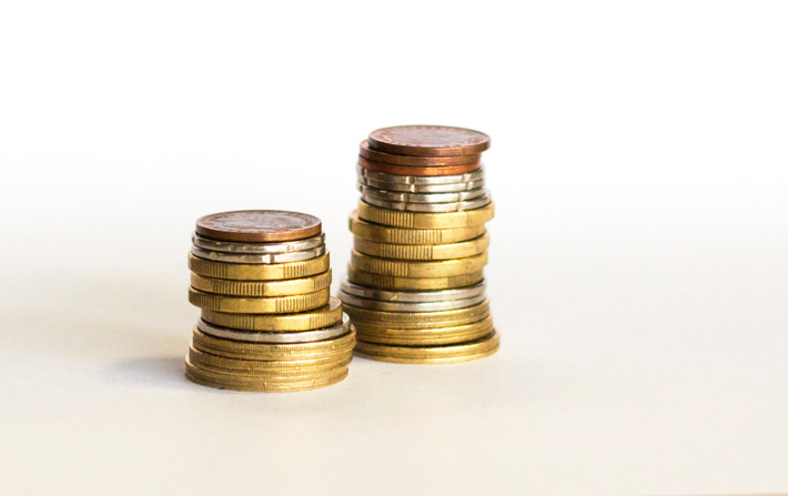 new-zealand-money-stacks-of-coins